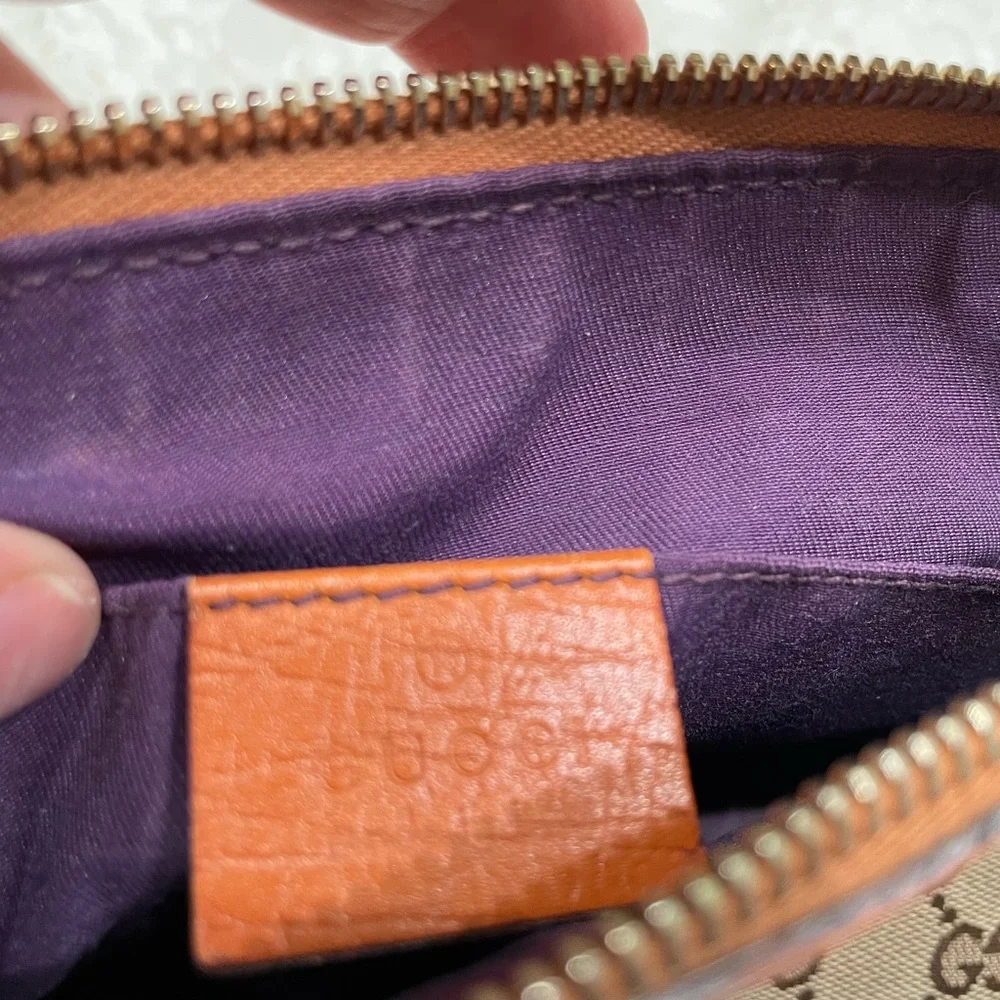 Small Gucci Purse - Picture 2 of 3